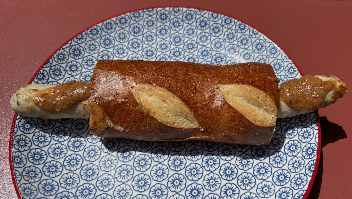 Maikikis bayrischer Hot Dog